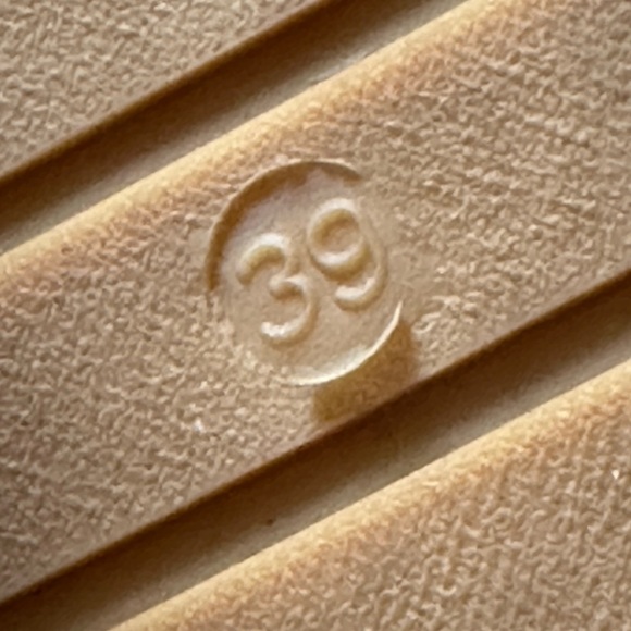 Shoes - Picture 4 of 4